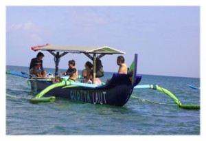 Discover all the surf spot in bali by boat.